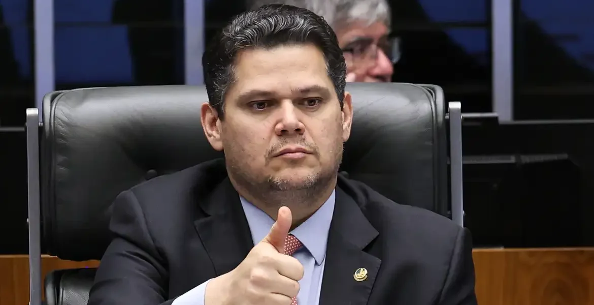 Senado mantém análise do fim da 6×1 nesta terça, e oposição tenta adiamento após resultado das urnas Senado mantém análise do fim da 6×1 nesta terça, e oposição tenta adiamento após resultado das urnas
