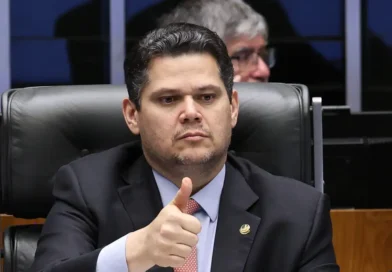 Após encontro com Lula, Davi diz que “diálogo foi restabelecido” Após encontro com Lula, Davi diz que “diálogo foi restabelecido”