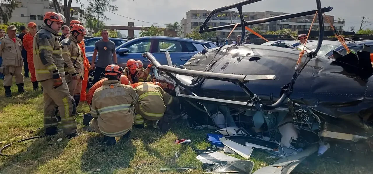 Dois helicópteros se chocam e deixam seis mortos no Rio; entre eles, o cantor norte-americano Oliver Tree Dois helicópteros se chocam e deixam seis mortos no Rio; entre eles, o cantor norte-americano Oliver Tree