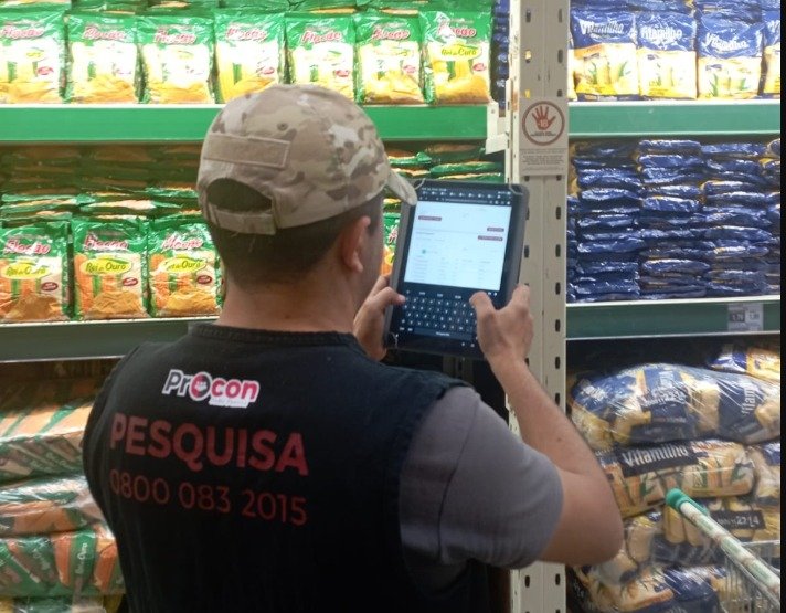 Pesquisa do Procon-JP para alimentos encontra diferença de mais de R$ 12 no preço do mesmo leite em pó
