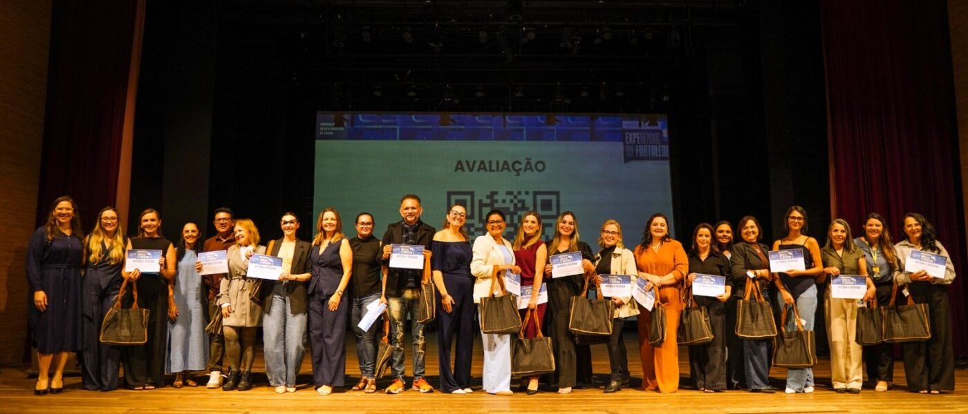 Simpósio Integrado da Educação é encerrado com apresentação de práticas inspiradoras do Ensino Fundamental e da EJA em Campina Grande Simpósio Integrado da Educação é encerrado com apresentação de práticas inspiradoras do Ensino Fundamental e da EJA em Campina Grande
