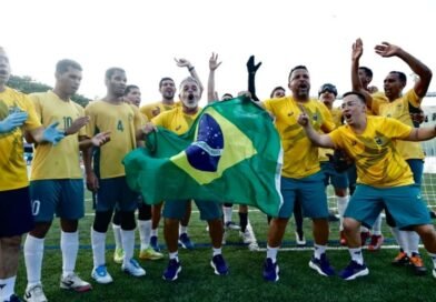 Paratletas e professor do Centro de Referência Paralímpico conquistam títulos internacionais no futebol de cegos