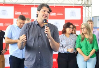 Leo Bezerra entrega 65ª escola reconstruída pela gestão desde 2021 e destaca padrão de ensino inovador Leo Bezerra entrega 65ª escola reconstruída pela gestão desde 2021 e destaca padrão de ensino inovador