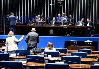 PEC que reduz idade de aposentadoria de agentes de saúde avança no Senado e pode ser votada na próxima semana PEC que reduz idade de aposentadoria de agentes de saúde avança no Senado e pode ser votada na próxima semana