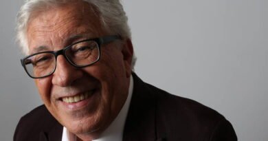 Morre cantor e compositor Peppino Di Capri, do sucesso “Champagne”, aos 86 anos