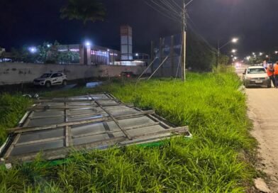 Prefeitura de Campina Grande retira mais de 20 outdoors irregulares durante Operação Cidade Limpa