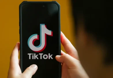 Brasil multa TikTok em R$ 153,7 mi por falhas em dados de adolescentes Brasil multa TikTok em R$ 153,7 mi por falhas em dados de adolescentes