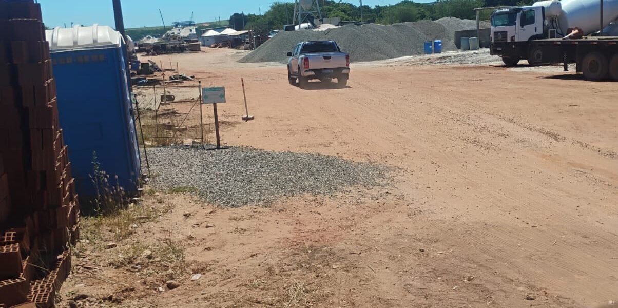 Estrutura de Ponte do Futuro desaba no momento da montagem e deixa um operário desaparecido Estrutura de Ponte do Futuro desaba no momento da montagem e deixa um operário desaparecido