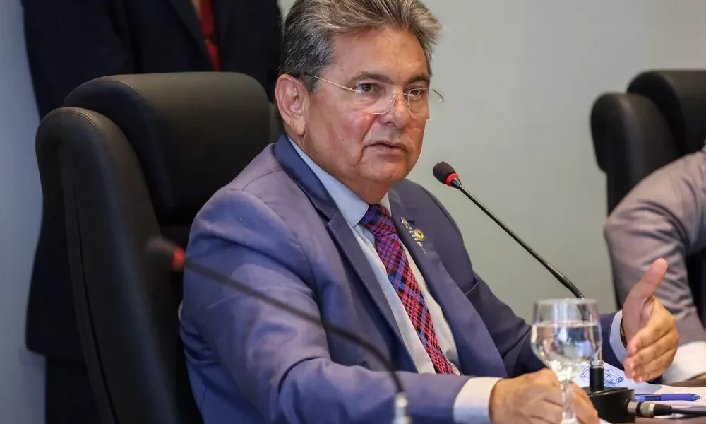 Casa de Adriano Galdino é invadida e assaltada por homens armados em Pocinhos Casa de Adriano Galdino é invadida e assaltada por homens armados em Pocinhos