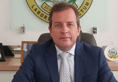 João Campos diz que PSB expulsará Fábio Tyrone do partido