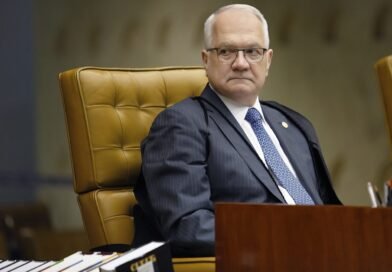 Fachin diz que ministros do STF devem ter limites e que anunciará “medidas cabíveis” Fachin diz que ministros do STF devem ter limites e que anunciará “medidas cabíveis”