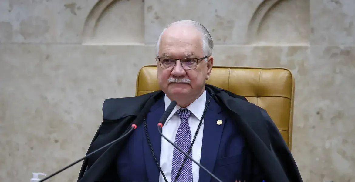 GUERRA DE DECISÕES: Fachin suspende decisões de Mendonça e Dino sobre diretor da PF GUERRA DE DECISÕES: Fachin suspende decisões de Mendonça e Dino sobre diretor da PF