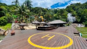 1-12-300x169 Entenda a disputa entre Richarlison e Flávio Bolsonaro sobre propriedade de luxo em Angra; veja fotos