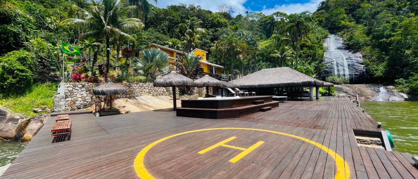 Entenda a disputa entre Richarlison e Flávio Bolsonaro sobre propriedade de luxo em Angra; veja fotos