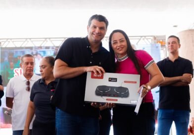 Leo Bezerra anuncia antecipação dos salários em comemoração do Dia do Servidor com programação no CAM