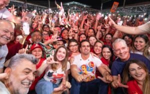 2-4-300x188 Lucas mobiliza mais de 150 prefeitos e lideranças da Paraíba para fortalecer campanha de Lula na reta final