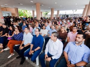 4-300x225 Leo Bezerra anuncia antecipação dos salários em comemoração do Dia do Servidor com programação no CAM