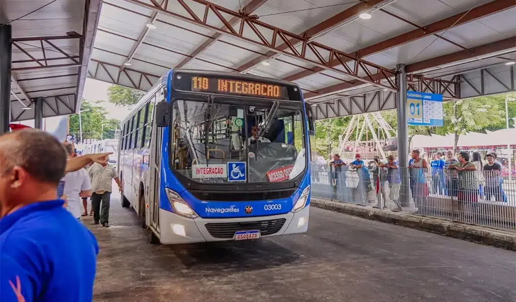 Viagens de ônibus entre os municípios serão gratuitas a partir deste sábado até o dia 5 Viagens de ônibus entre os municípios serão gratuitas a partir deste sábado até o dia 5
